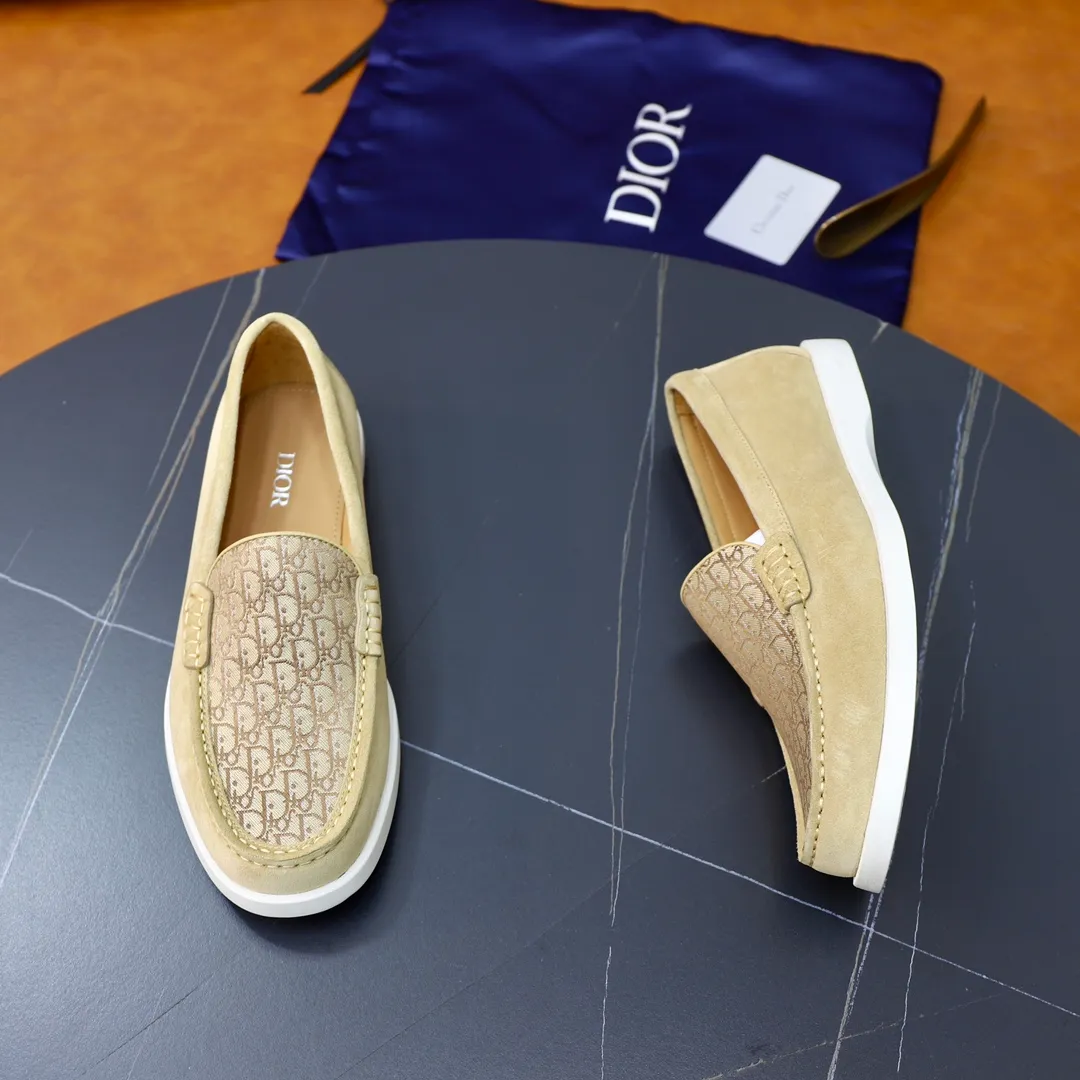Ex-factory price: 540🙅‍♂️🙅‍♂️🙅‍♂️ Brand: Dior DIOR Standard code: Men's code 38/44 (45 can be customized) Grade: Same as the official website Material: Original cowhide stitching, cowhide lining, original TPU wear-resistant soft outsole Style categories: Leisure and sports version, footwear for driving, young fashion, European and American trends, British style Color: actual picture color